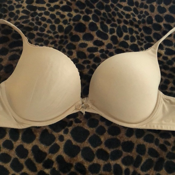 Nude, VS push up bra - Picture 1 of 2